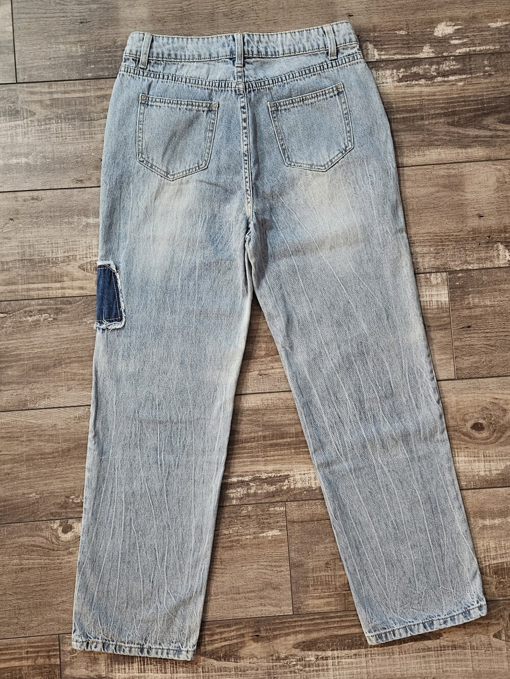 Easel Distressed Patchwork Light Wash Jeans Size L (29) - Picture 3 of 4